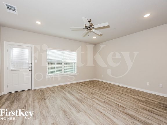 3rd image of 321 Niki Dr