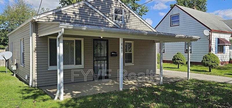 1st image of 867 Clifford Ave