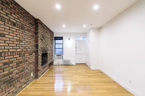 Rented by REAL New York | media 14