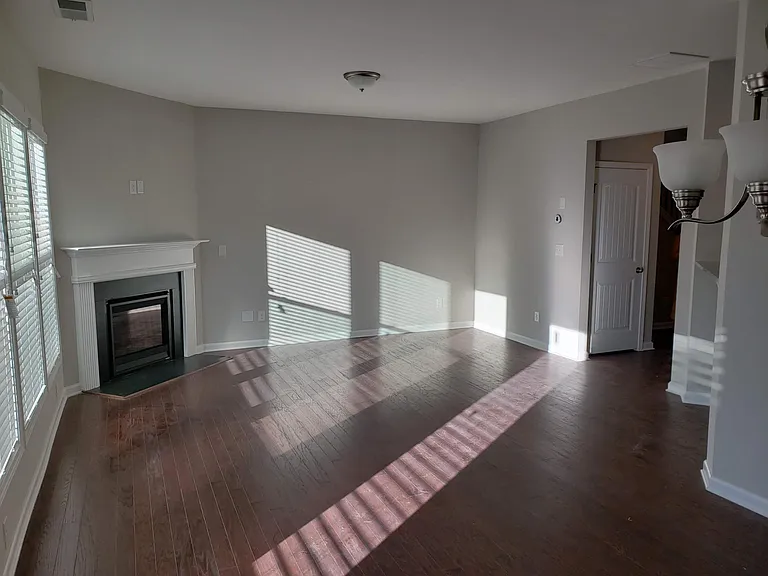 7280 Heritage Oak Ct — Photo 4