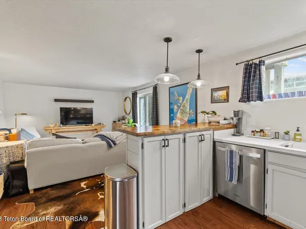 750 Powderhorn Ln APT D-1, Jackson, WY 83001