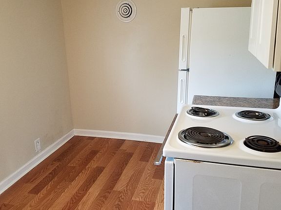 5th image of 309 W Emerald Ave