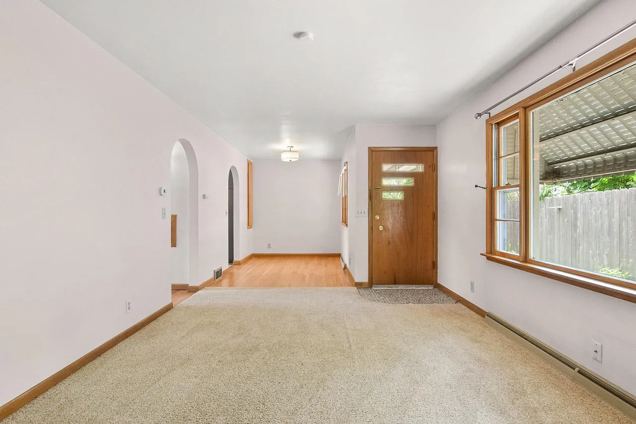 1 bed, 706 sqft, $1,185 — Photo 3