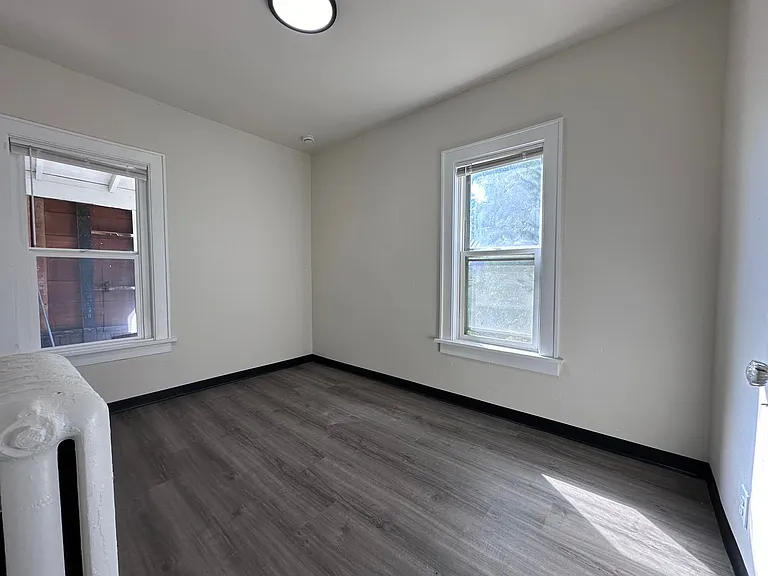 113 S Monroe Ave — Photo 26