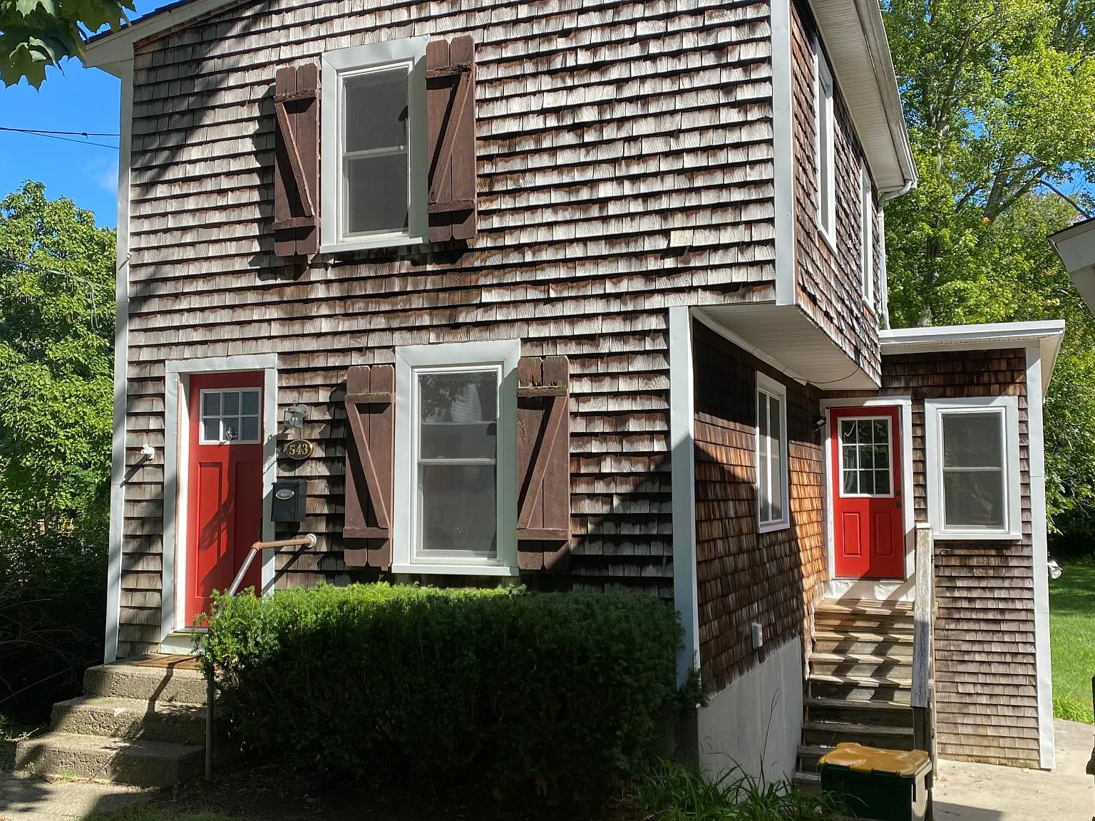 2 bed, 906 sqft, $2,400 — Photo 1