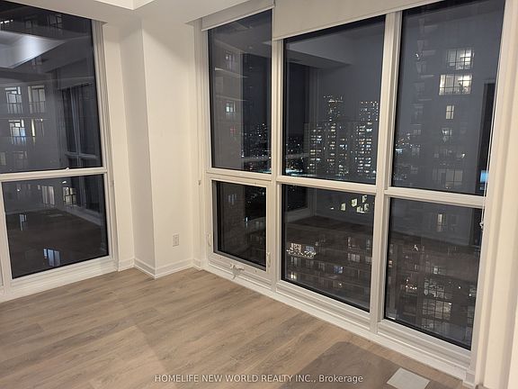 5th image of 36 Manor Rd E #1210