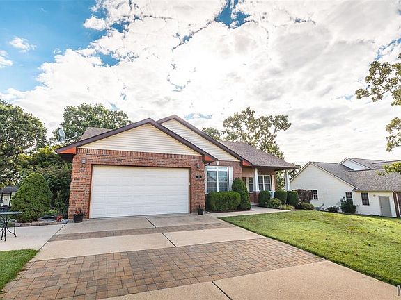 3rd image of 315 Bobby Dale Dr