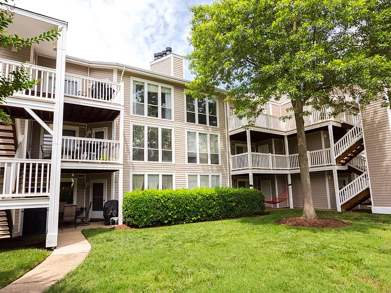 Ghent Village Apartments — Photo 32