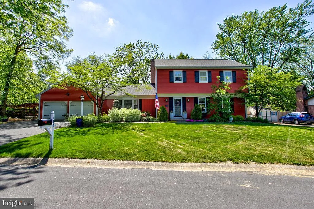 1072 Lambley Rd photo 1
