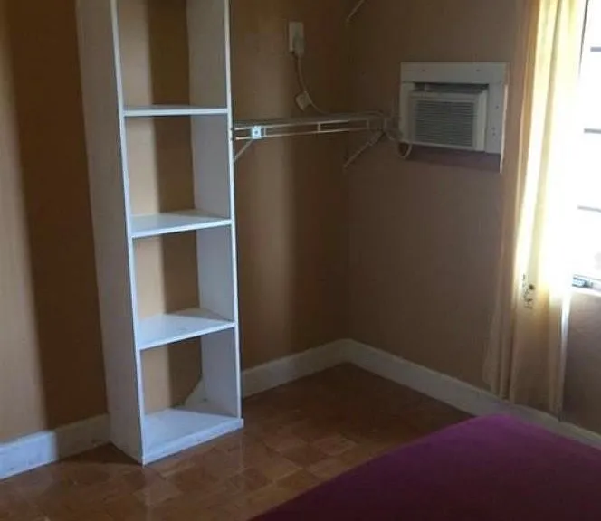 847 Short Ave — Photo 2