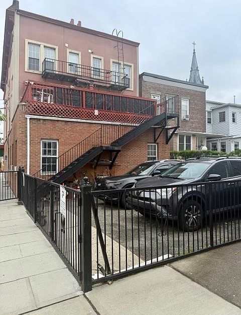 1st image of 1300 Central Ave APT 2L