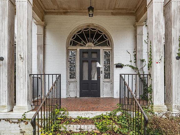 3rd image of 114 Park Dr