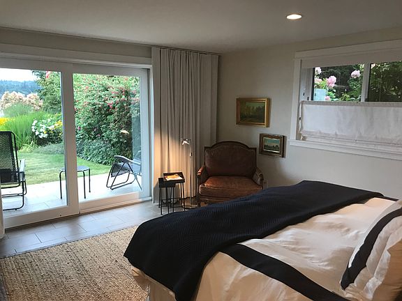 2nd image of 8936 SW Harbor Dr