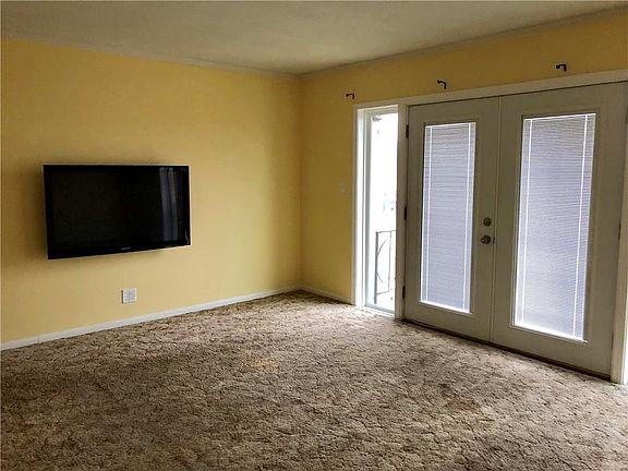 4th image of 2807 Pembroke Ln