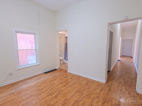 5th image of 1828 Freeman Ave