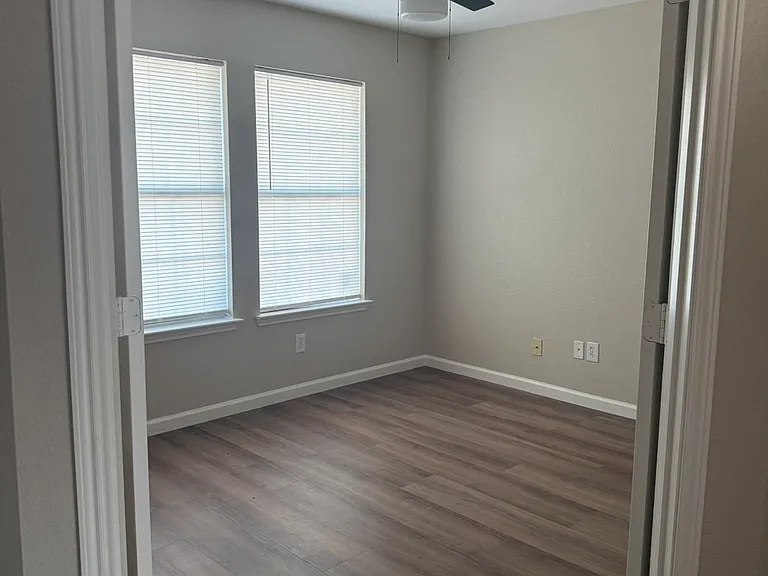 1722 Willow Way — Photo 2