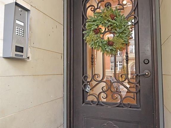 2nd image of 1308 Broadway St APT 1