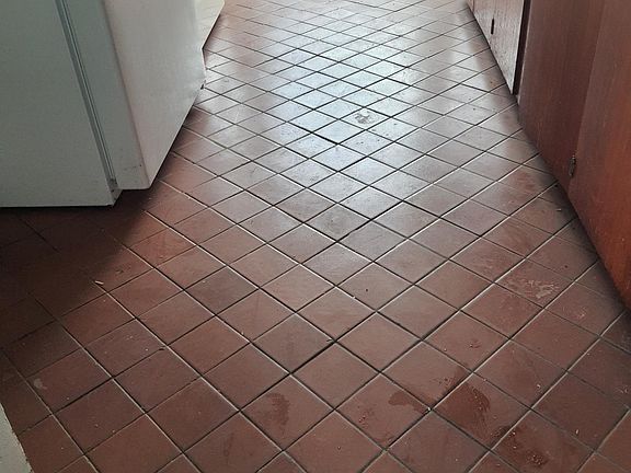 4th image of 7560 Prospect Ave