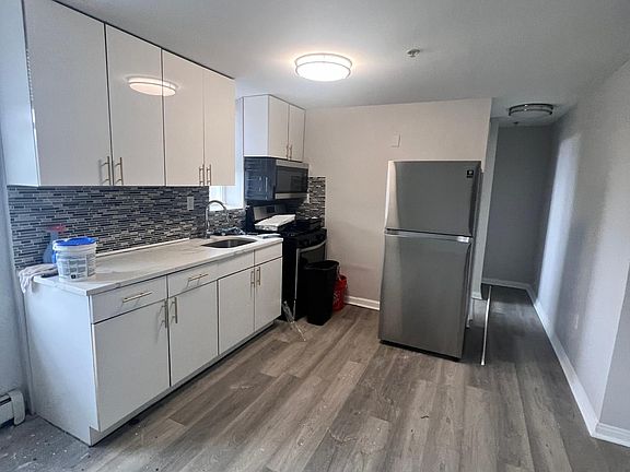 4th image of 20 Emory St #405A
