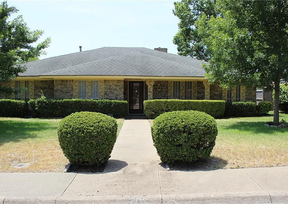1st image of 706 Flamingo Way