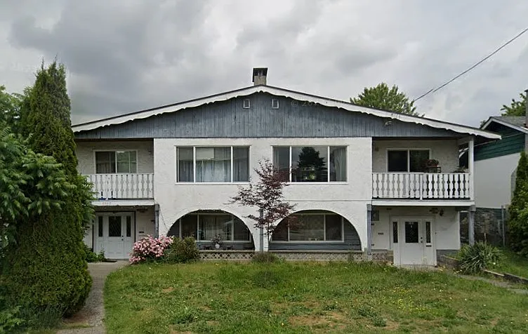 2165 Prairie Ave #LOWER — Photo 1