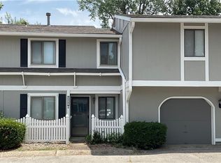 8861 Carriage Rd, Lenexa, KS 66215