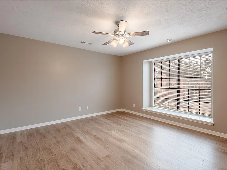 2402 Sycamore Ave #D8 — Photo 5