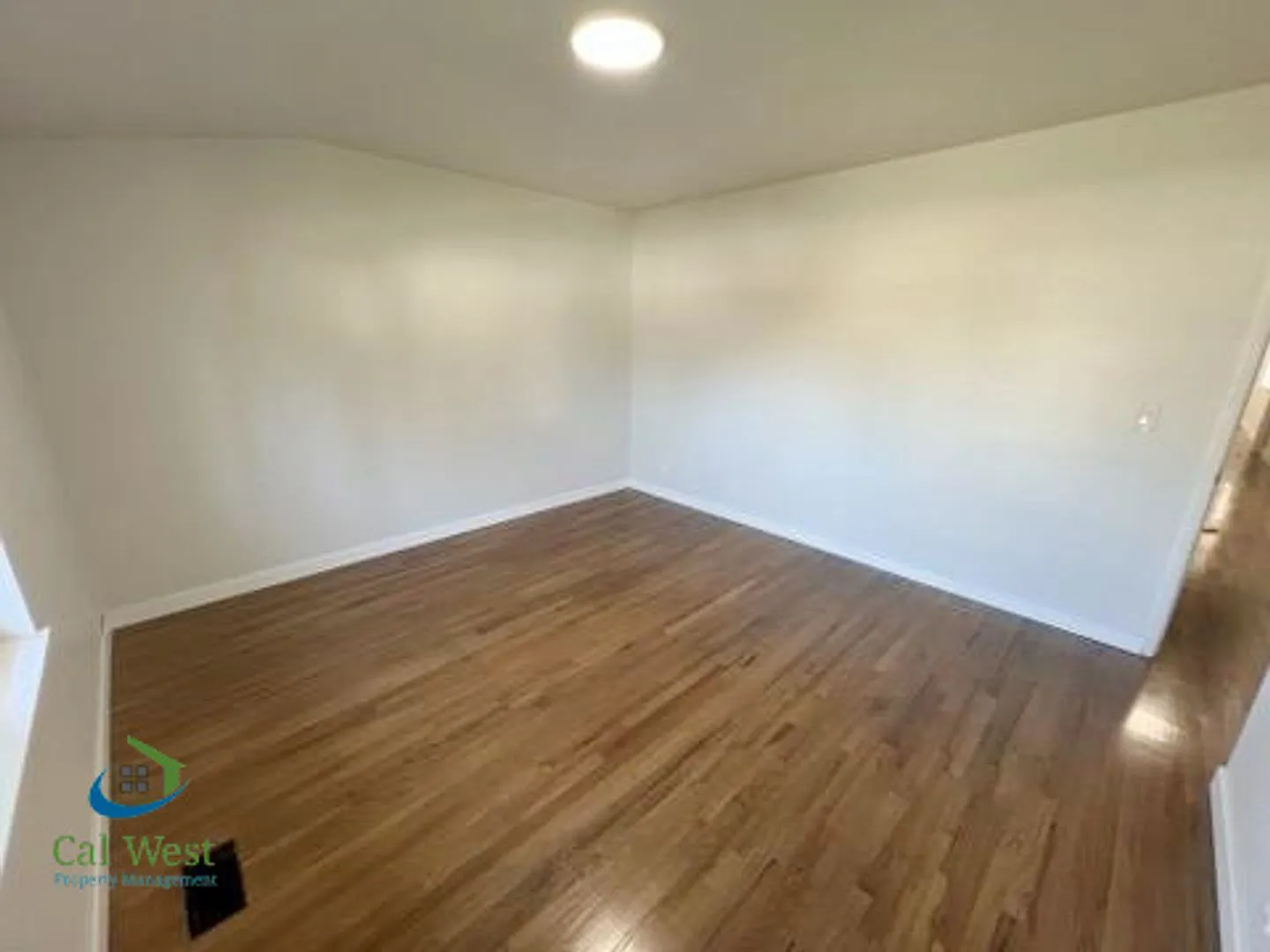 $6295 - Beautiful and Completely Remodeled 3 Br / 2.5 Ba Willow Glen Beauty — Photo 4