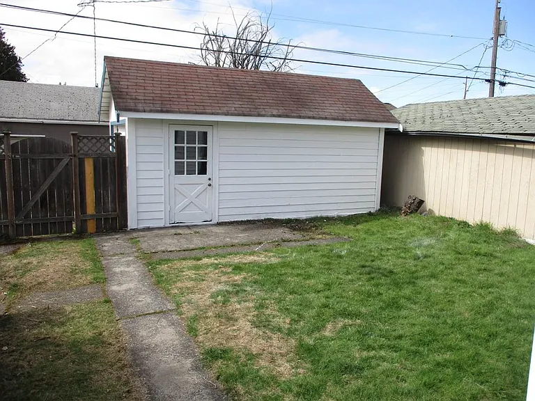 4826 S Park Ave — Photo 32