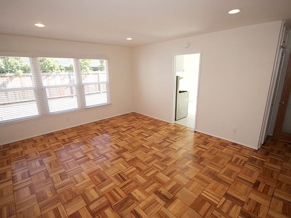 3rd image of 109 San Clemente St