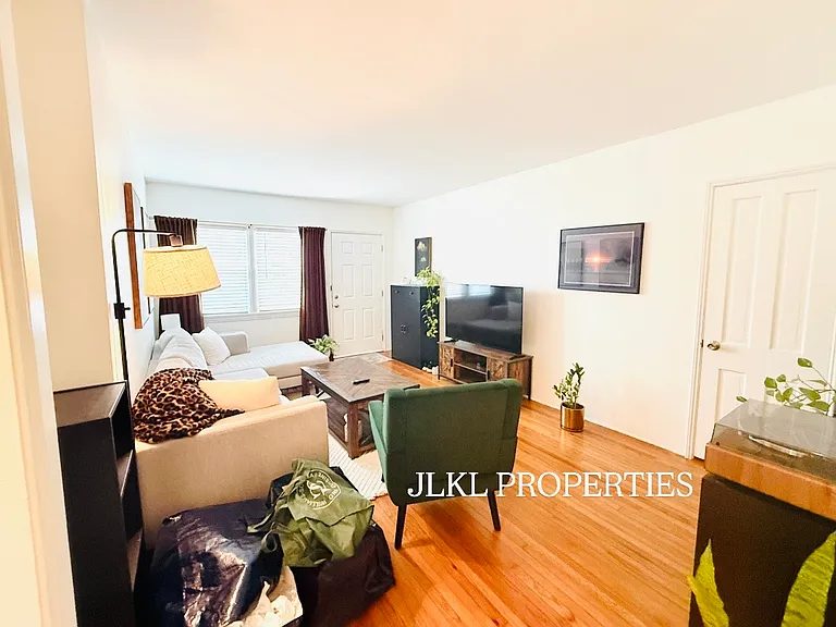 3092 Meade Ave — Photo 12
