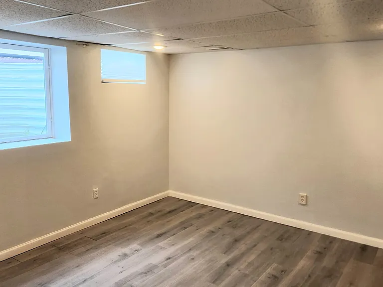 1146 Carrington Dr — Photo 33