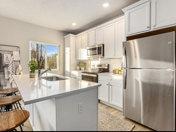 5th image of 4633 Glen Haven Dr #8