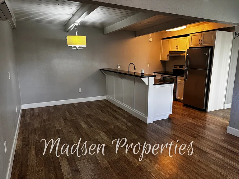 2925 Godman Ave #15 — Photo 6