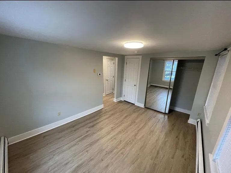 100 Main St #8 — Photo 7