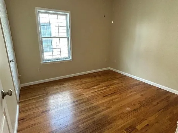 34 Van Nostrand Avenue image 9 of 16