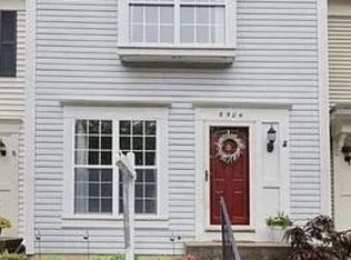 6504 Old Carriage Ln, Alexandria, VA 22315