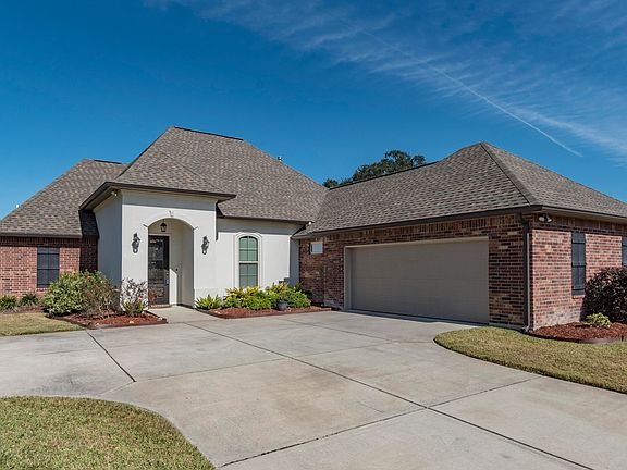 2nd image of 324 Victoria Lights Ln