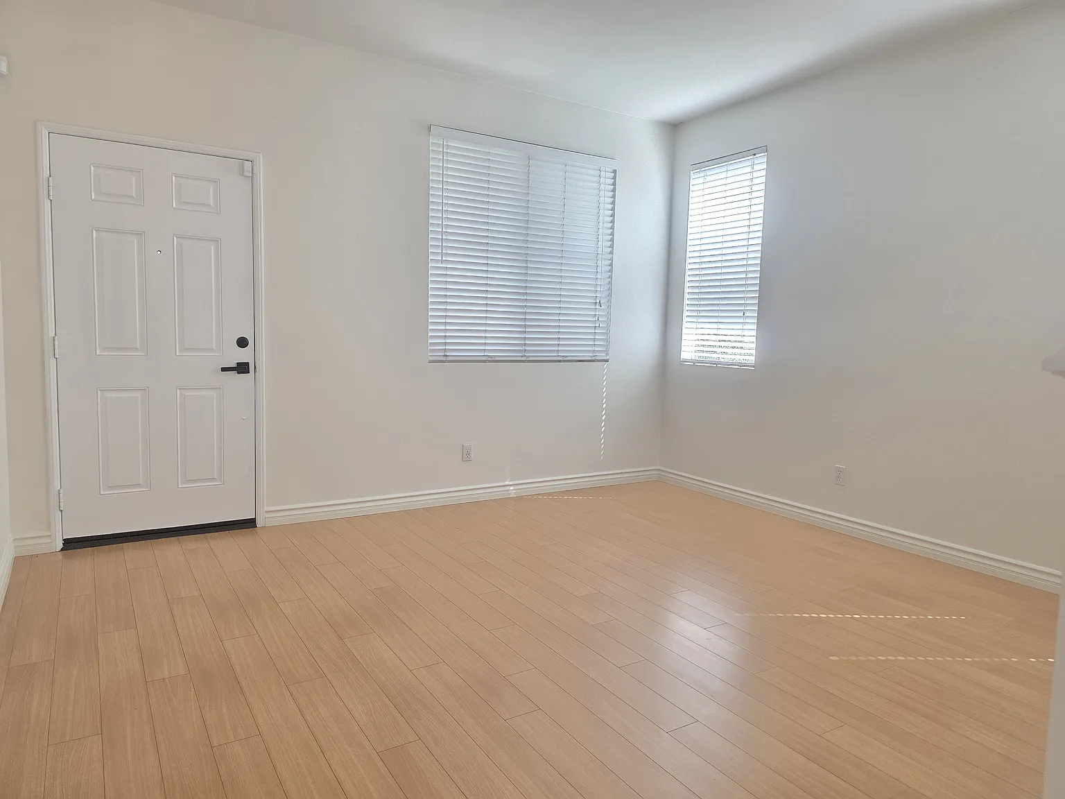 4 bed, 2.5 bath, 2419 sqft, $3,700 — Photo 4