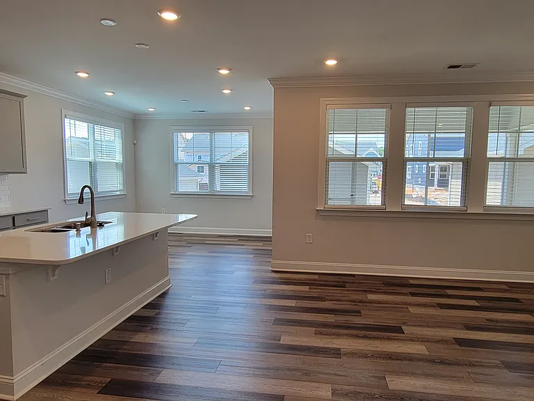 745 Cormiche Ln — Photo 4