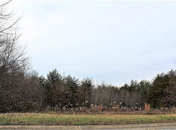 2nd image of 603 Foxridge Ct SE