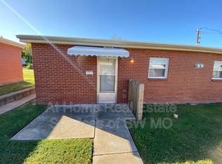 1832 S Sieger Dr, Springfield, MO 65804