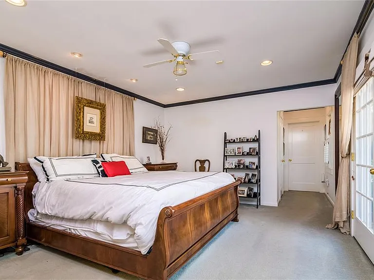 827 S Delaware Ave — Photo 39