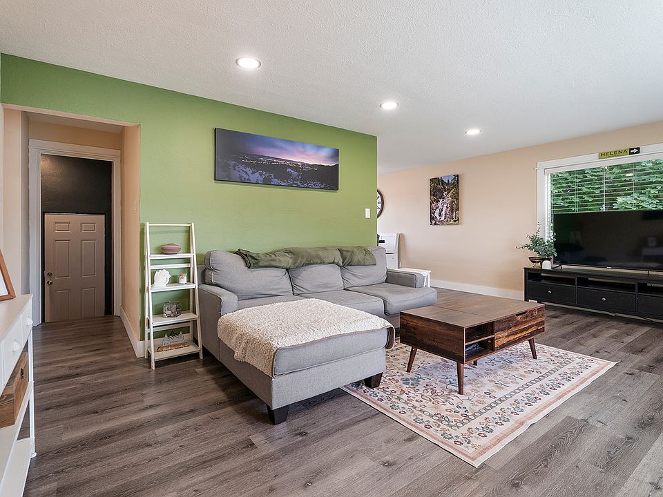 1st image of 1318 Peosta Ave