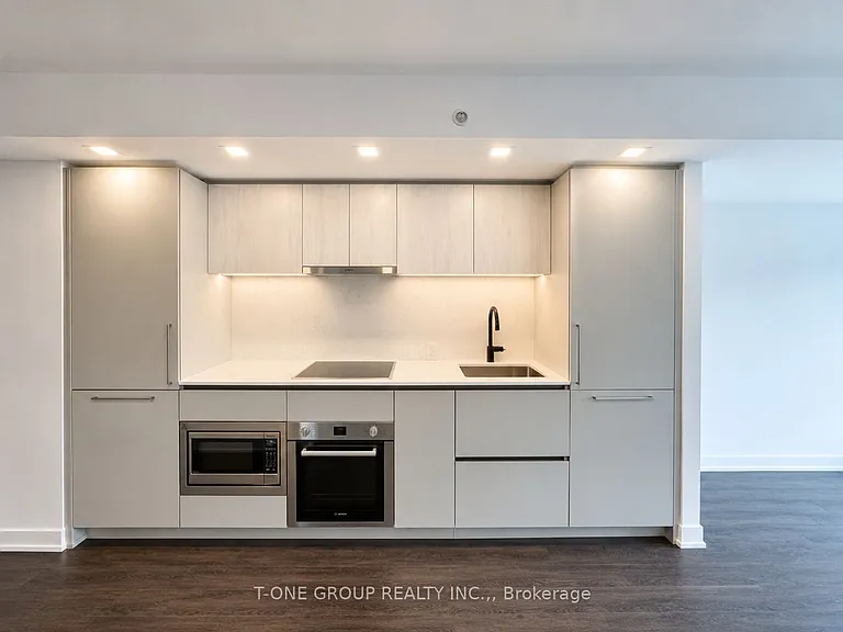 609 Sherbourne St #711 — Photo 10