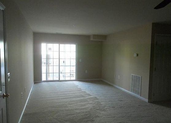 3rd image of 505 Garrison Woods Dr #121