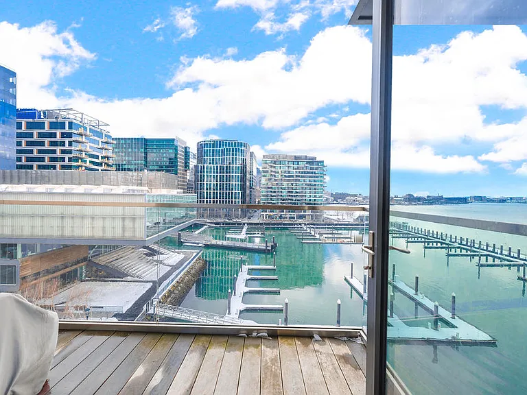 300 Pier 4 Blvd #7A — Photo 3