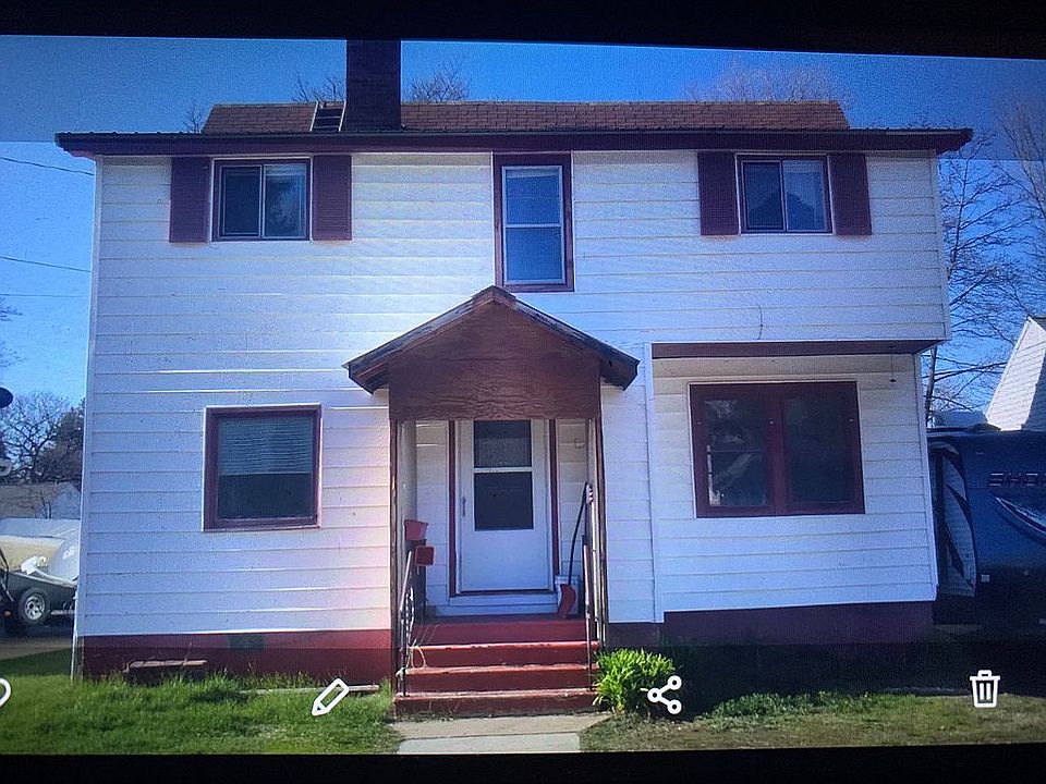 1st image of 321 E Park St