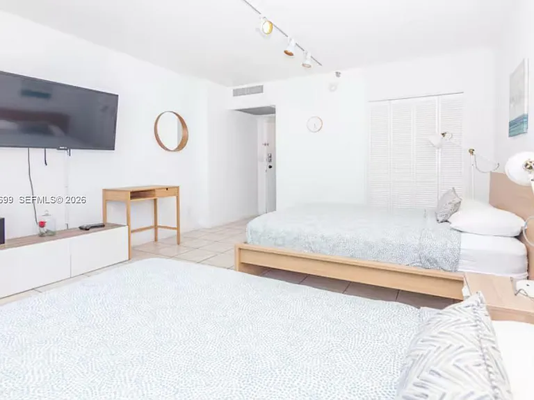 5445 Collins Ave #1108 — Photo 13