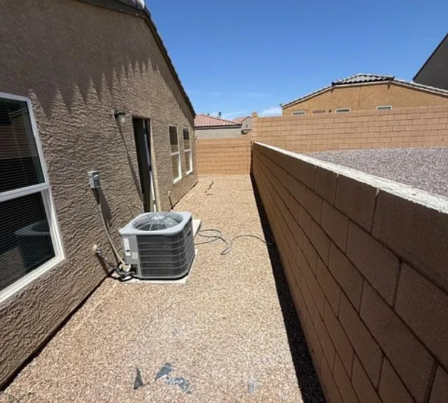 2414 Village Dr — Photo 14